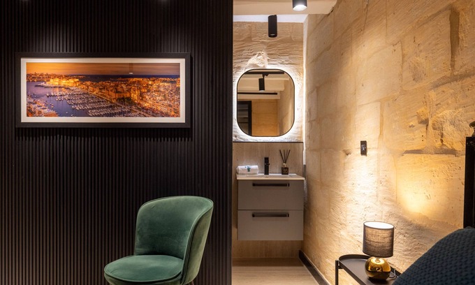 Birgu House | Birgu Boutique Stay | Private Hot Tub & Cinema