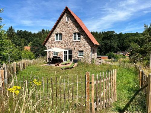 Bispingen House | Bispinger-Heidezauber-Haus-Felsenbirne