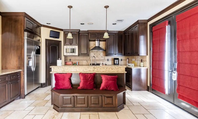 Houston Villa | BIZI near Galleria Mall