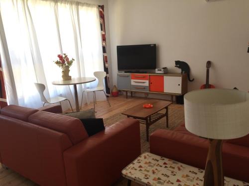 Greenways Landing House | Black Cat Retreat holiday home
