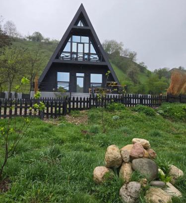 Qusar Villa | Black ice A-FRAME