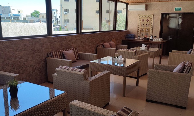 Madaba Hotel | Black Iris Hotel
