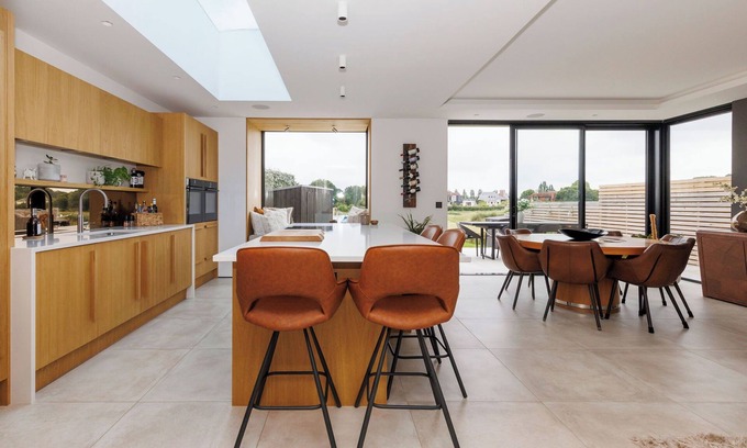 Chichester House | Black Pearl - a luxurious new home in Bosham, 20 mins from Goodwood