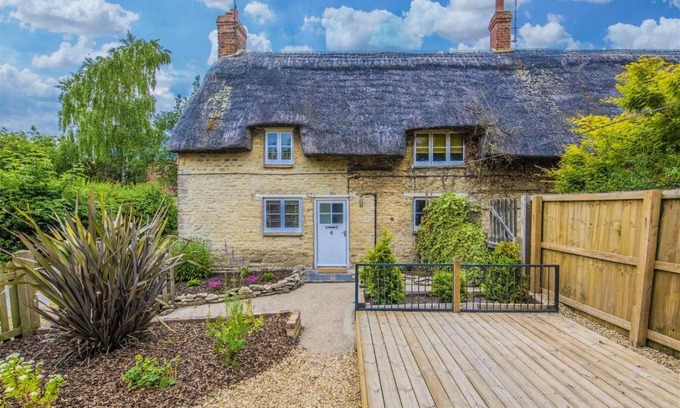 Twywell House | Blackbird Cottage