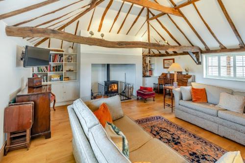 Cowbeech House | Blackford Farm Cottage