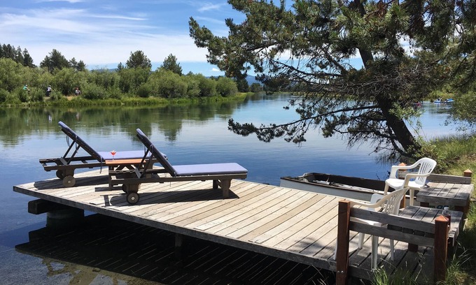 Sunriver Cabin | Blinn's Landing: Historic Riverfront Log Cabin, Dock & Mountain Views. Dogs OK!