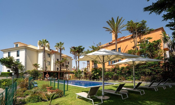 Cascais Villa | Blissful Seafront Cascais