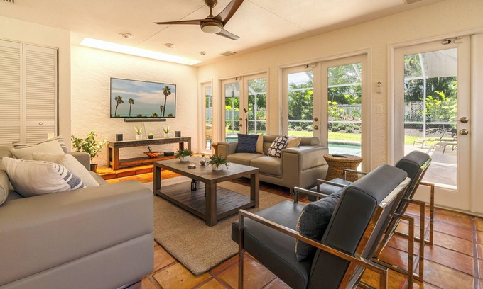 Willoughby Acres House | Blissful Sun House with Heated Salt Water Pool