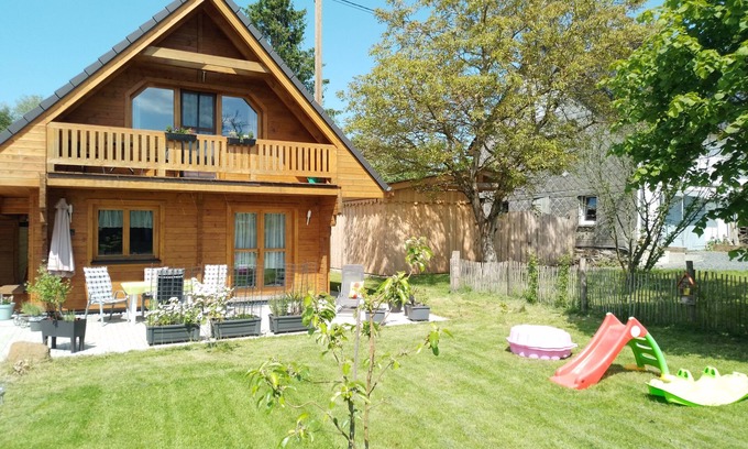 Steinen House | Blockbohlenhaus "steiner Lodge"