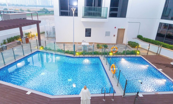 Nad Al Sheba Apartment | Bloomfields 1BR Azizi Gardens Meydan
