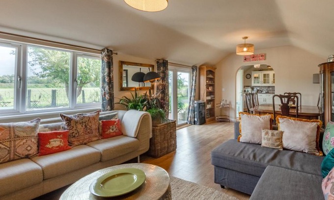 Thistley Green House | Blossom Cottage