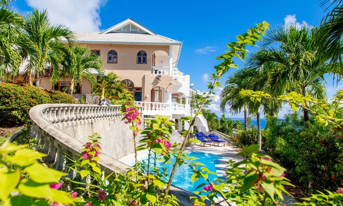 Glacis Villa | Blu Vista Villa