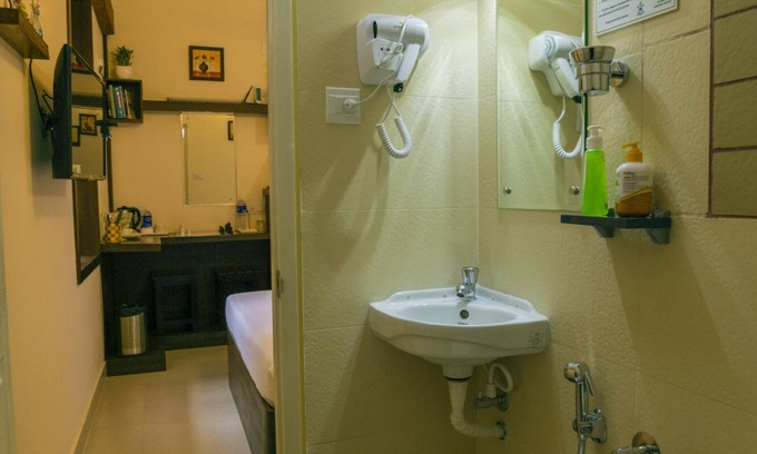 Alwaye Hotel | Blue Bell Airport Hotel