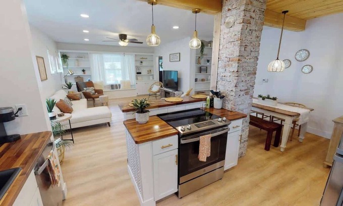 Wichita House | Blue Bungalow: Bright and Beautiful