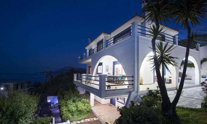 Sipiada Villa | Blue Dream villa: a seaside beauty in Euboea island