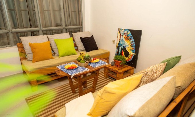 Arusha Bed & Breakfast | Blue Elephant House