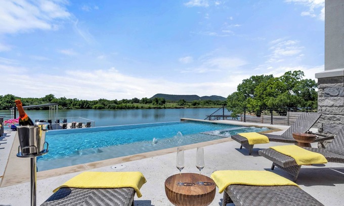 Kingsland House | Blue Horizon Retreat | Concierge Services