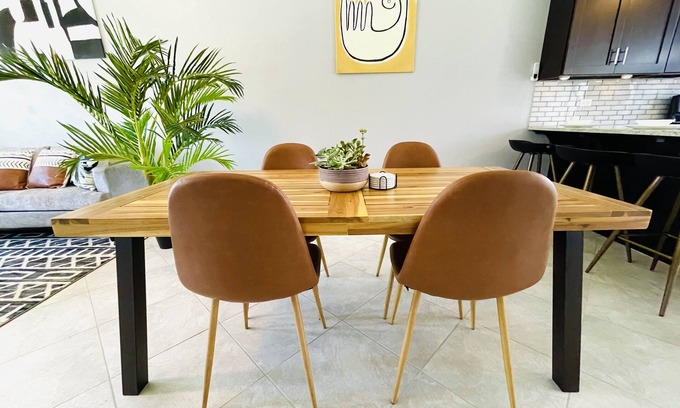 Estate Mount Pleasant West Apartment | Blue House East at the Botanical Gardens