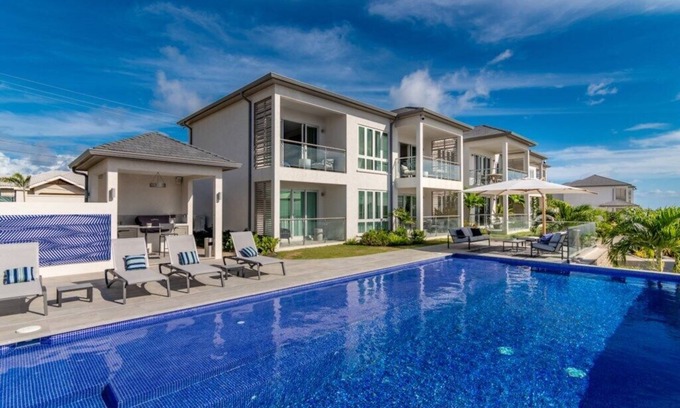 Calvigny Condo | Blue Lace - 2 Bed Luxury Suite with Ocean and Pool View