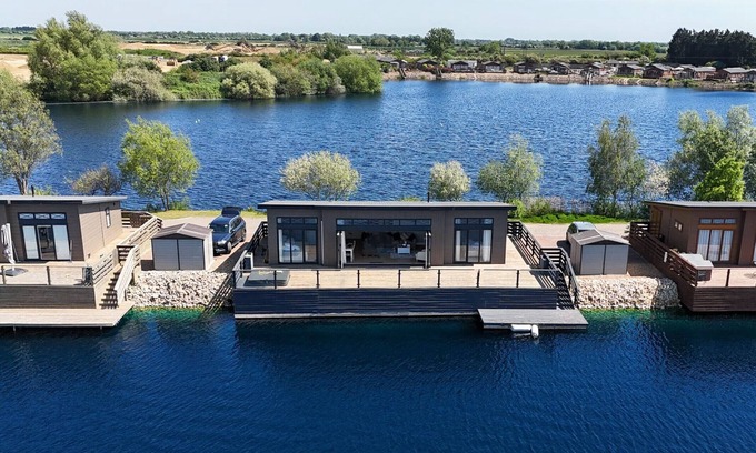 Frognall House | Blue Lagoon - Two Bedroom House, Sleeps 4