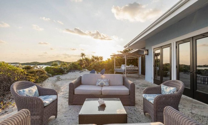 Exuma Villa | Blue Moon Villa at Fowl Cay