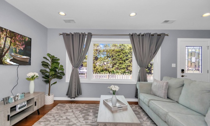Villa Park House | Blue Oasis- cozy modern ranch near everything.