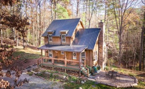 Clifford House | Blue Ridge Beech Cabin - Family Home