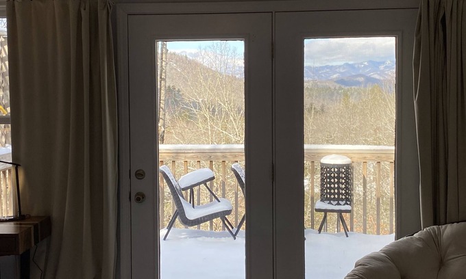 Brevard House | Blue Ridge Recharge= THEATER, HOT TUB, SAUNA, GAMEROOM & MOUNTAIN VIEW