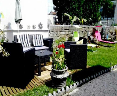 Chaumont Bed & Breakfast | blue room, kitchenette