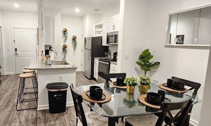 Doctors Inlet Apartment | Blue Royalty: Your Urban Oasis Near Navy Base, Mall and Town Center
