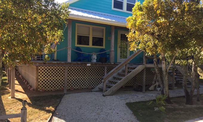 Man O War Cay House | Blue Sargasso Cottage, Man O War, One block from Beach, 3 BR-3BR