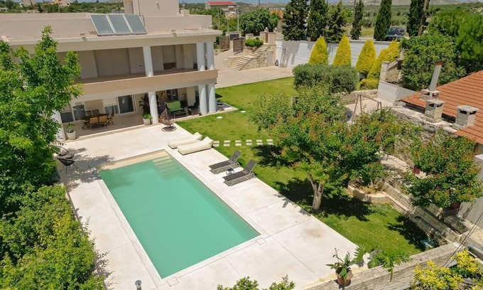 Episkopi Villa | Blue Sky Villa in Crete