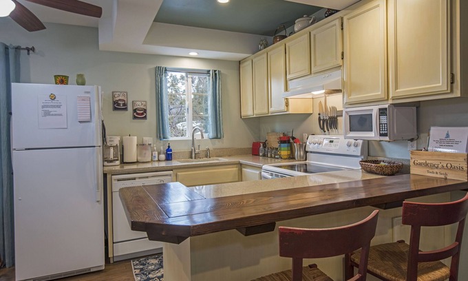 Orchard District House | Blue Spruce Guesthouse - Walkable to river trail and downtown Bend