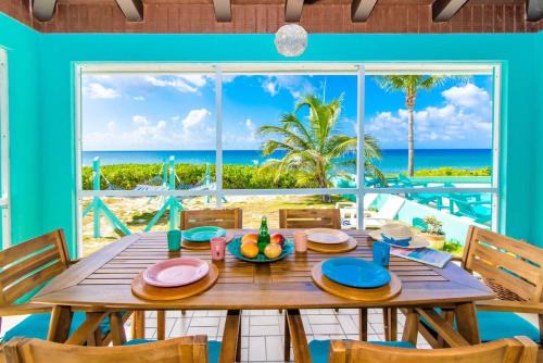 Old Man Bay House | Blue Vista Villa 5BR Sleeps 16