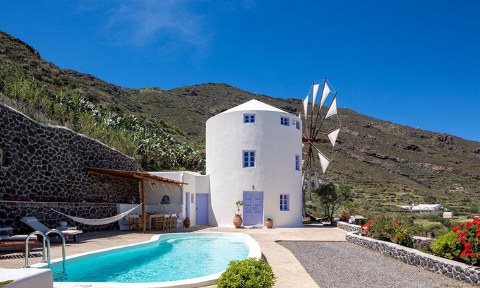 Imerovigli Villa | Blue Windmill Santorini luxury villa with private pool and sea view