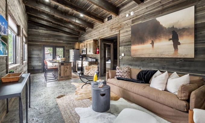 Last Chance House | Blue wing Oasis/Cozy Cabin/World class Fishing/Fire pit/BBQ