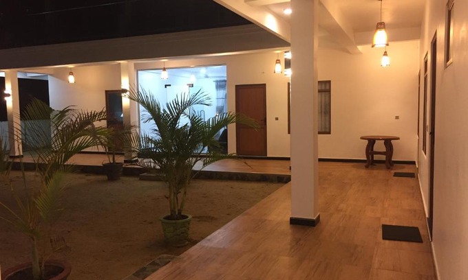 Trincomalee House | Blue Wings Beach Hotel