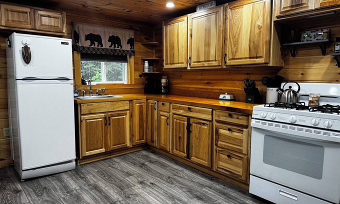 Robbinston House | Blueberry Hill Lakeside Retreat. Family/pet friendly.