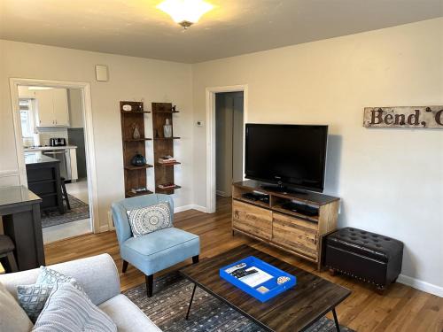 Old Bend House | Bluebird Day - Hill Street Beauty