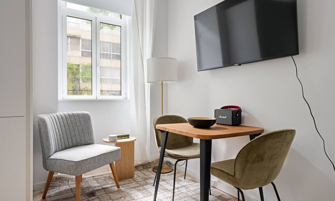 Benfica Apartment | Blueground | Benfica, furnished, full kitchen