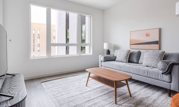 Fremont Apartment | Blueground | East Industrial, pool & AC, nr park