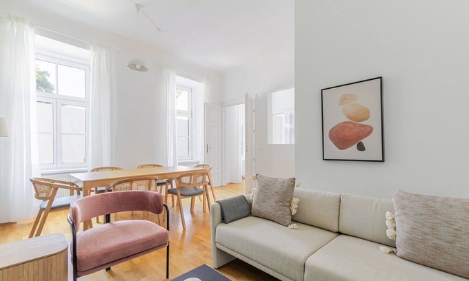 Schottenfeld Apartment | Blueground | Neubau, washer/dryer, nr Museumsquartier