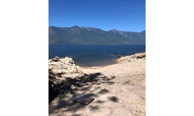Central Kootenay Cabin | Bluenose Guest Cabin on Kootenay Lake, BC