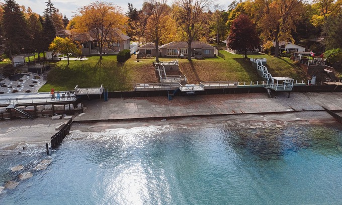 Sarnia House | Bluewater Shores - Luxury LakeFront Getaway