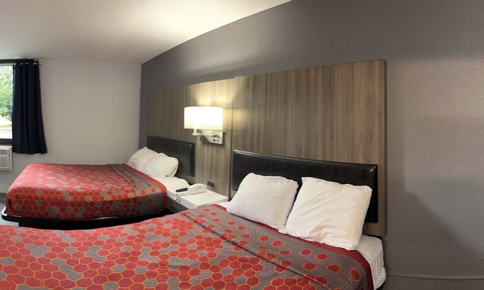 Roseville Hotel | Blueway Inn & Suites Roseville - Deluxe 1 Queen Bed Non-Smoking