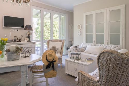 Porto Valtravaglia Apartment | Bnbook Maison Charlotte Lago Maggiore