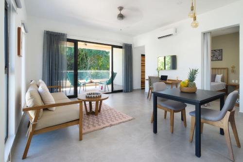 Playa Langosta Apartment | Bo Jungle - Steps to Tamarindo Beach - Surf Pool 4