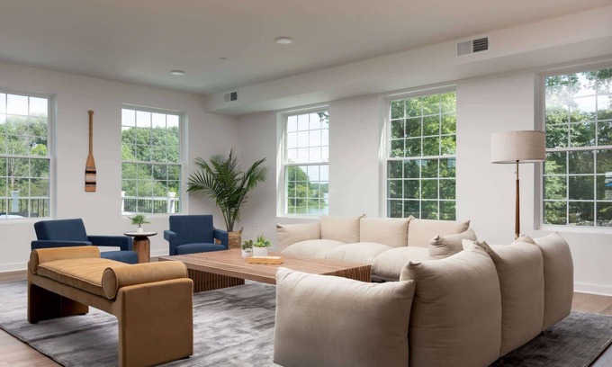 Livingston Apartment | Boardwalk Hotel by Kasa | Lake View King Room