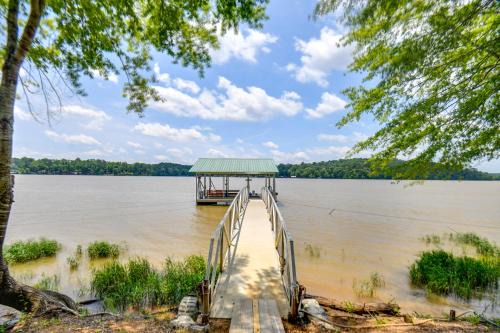 Elberton House | Boat Dock Access Clarks Hill Lake Hideaway!
