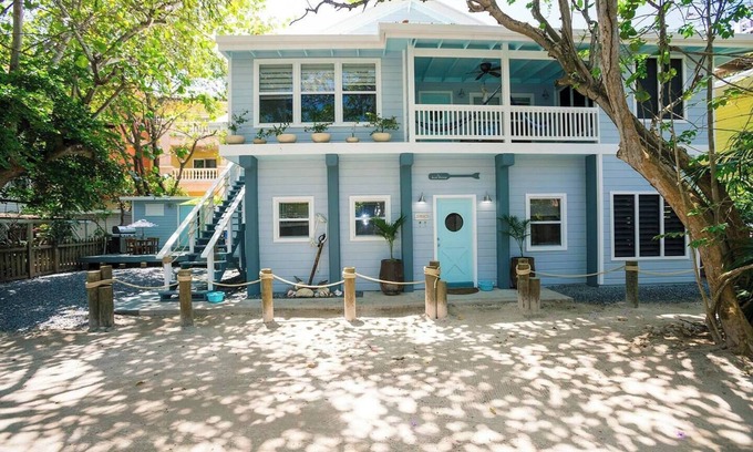 Antoneys Cay House | Boat House Beach Suite by Island House Vacation Rentals